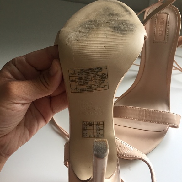 Lace up nude heels - Picture 3 of 3